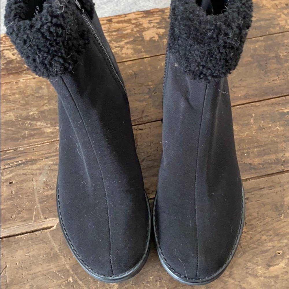 Stuart Weizman Gore-Tex Shearling Cuff 7.5 Boot - image 4